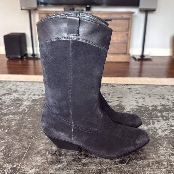 Reba Black Suede Short Distressed Western Boots 10" Tall, 14" Circum, Size 8 - Picture 3 of 8